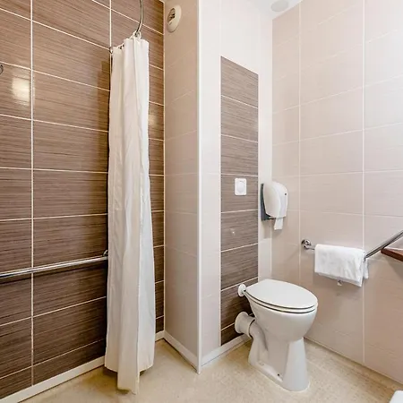 Bordeaux Talence 2* Крадиньян